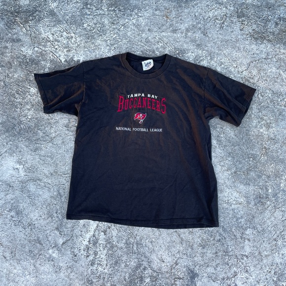 Vintage NFL tshirt Buccaneers lee sport - Picture 1 of 3